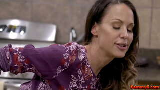 Ӧжытак егитэсьгес ке но, со пӧсез днк йылпумъяса ужпи басьтӥ маккензи брюнетка