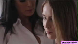 ���වරෝහය ලක්ස් අවසානයේ සමග ලිංගික MILF රේගන් Foxxs තෙත් මෝඩයෙක්