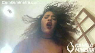 At ride på hans kæmpe pik til at tjene en masse store i hendes glatbarberet fisse At ride på hans kæmpe pik til at tjene en masse store i hendes glatbarberet fisse