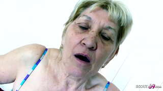 ���त्यन्तै पुरानो हजुरआमा Gabi छ सेक्स संग राक्षस कुखुरा केटाकेटीले