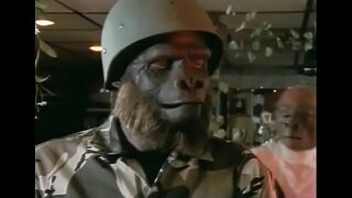 Η Playmate of the Apes