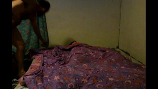 به تخت گره خورده است و یک درس تدریس می شود