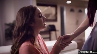 ���रुण त्वरीत बदल बैठक वेळ आणि तारीख तिला sis आहे एक मुलगी ती ऑनलाइन भेटले.ती alters पाहणे स्वत: ला जसे तिला sis आणि शो अप ifo तिच्या तारखा घर आहे.ती manipulates मुलगी सेक्स मध्ये