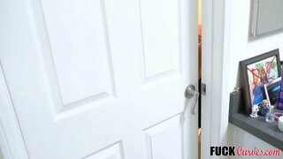 ���াড়িতে থাকার পভ - রেবেকা